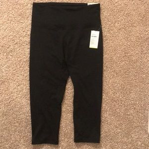 NWT Old Navy Active Crop High Rise Go Dry Leggings